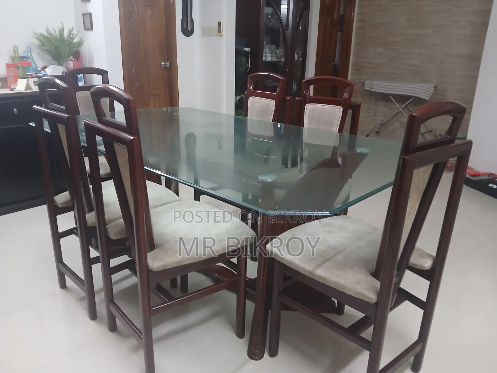 Dining Table (6 Seater)