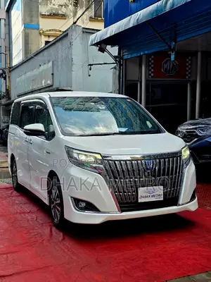 টয়োটা এস্কয়ার ২০১৮ পার্ল