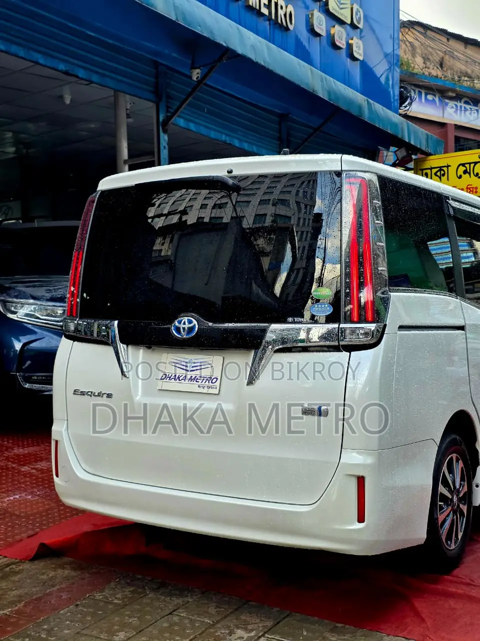 Toyota Esquire 2018 Pearl