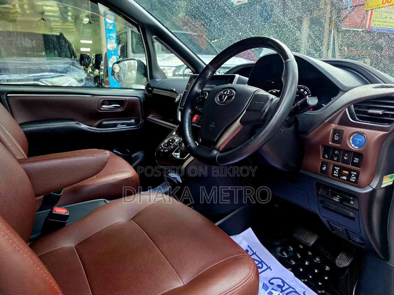 Toyota Esquire 2018 Pearl
