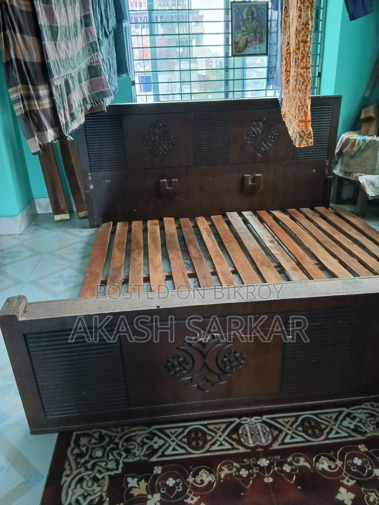 A box bed will be sold.