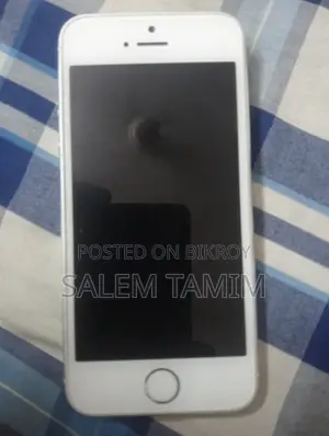 অ্যাপল আইফোন ৫এস ১৬ জিবি হোয়াইট