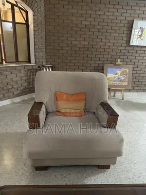 Modern Design 4 Seater Sofa Set With Glass Top Wooden Center Table