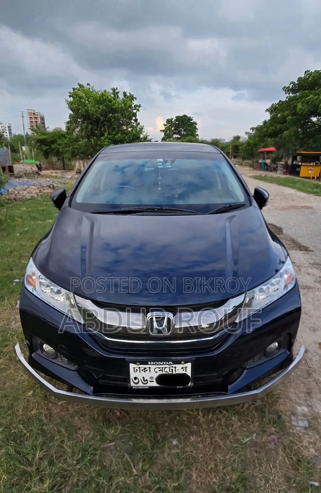 হোন্ডা গ্রেস ১.৫ হাইব্রিড অল হুইল ড্রাইভ ২০১৭ নীল