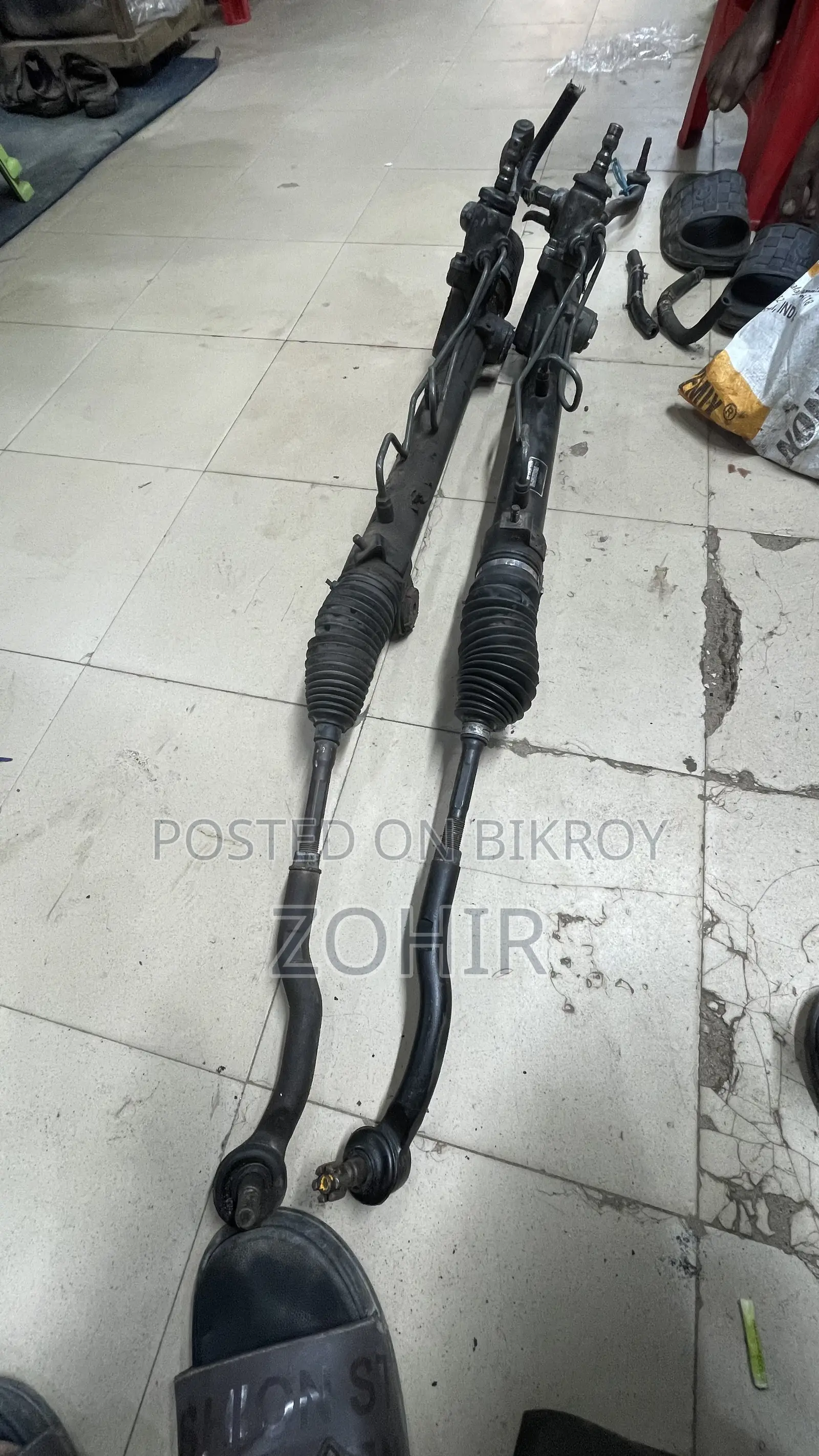 অরজিনাল টয়োটা ক্লুগার র‍্যাক ফ্রেশ কন্ডিশন।