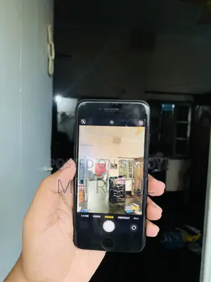 অ্যাপল আইফোন এসই (২০২০) ৬৪ জিবি কালো