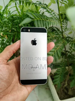 Apple iPhone SE 128 GB Black