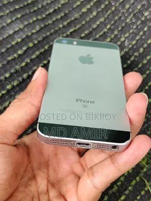 Apple iPhone SE 128 GB Black