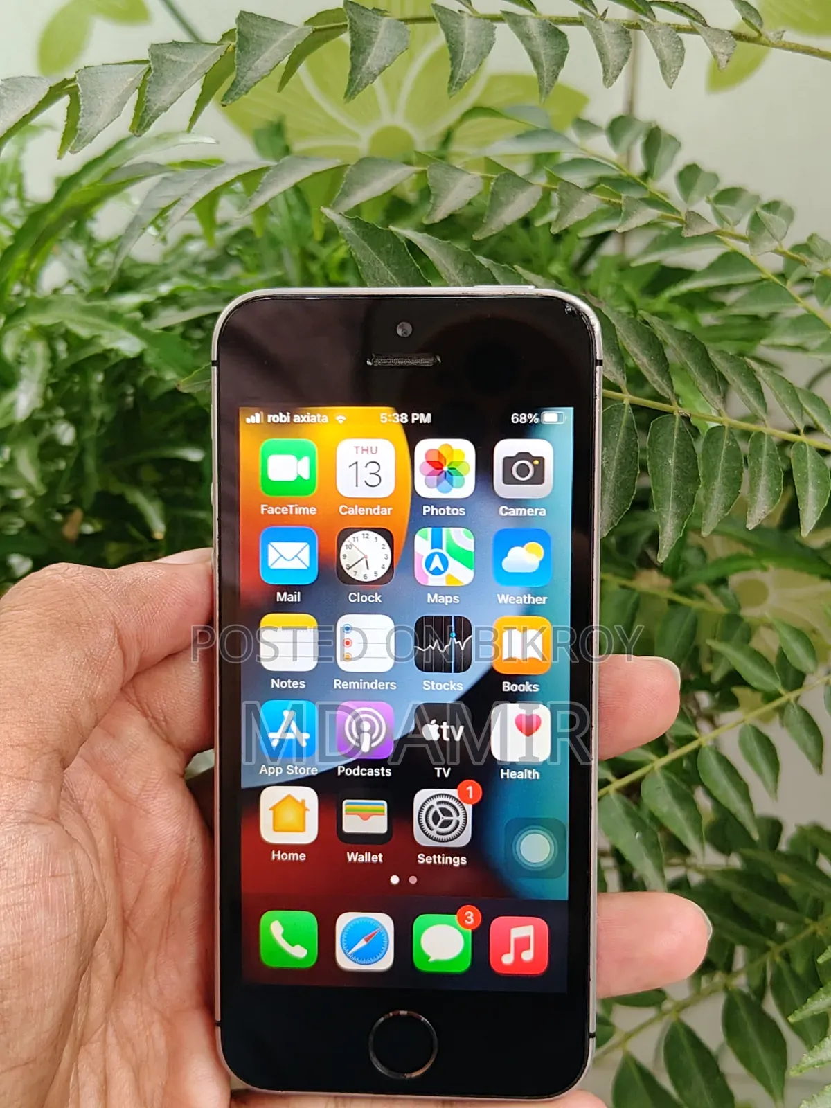 Apple iPhone SE 128 GB Black