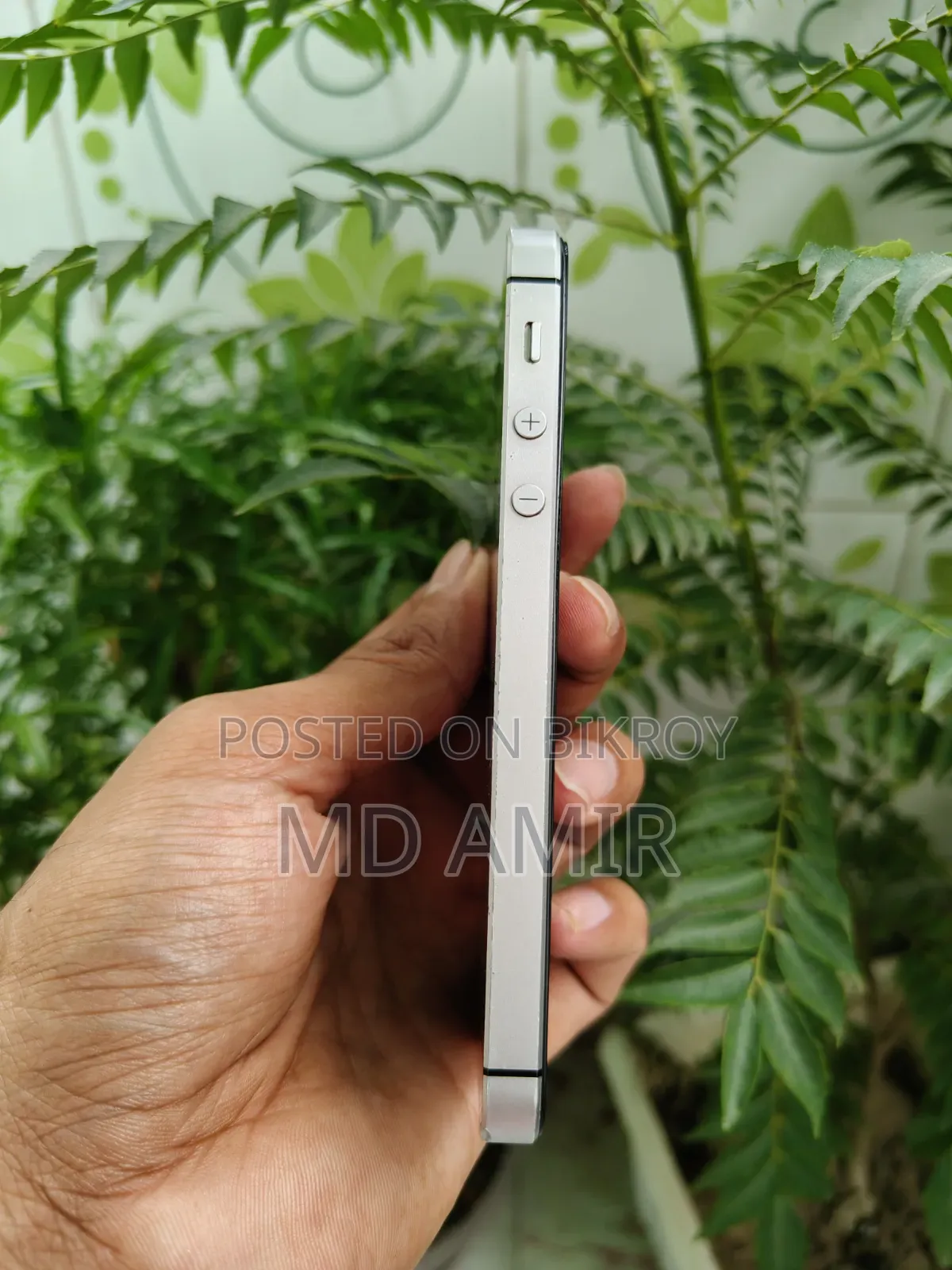 Apple iPhone SE 128 GB Black