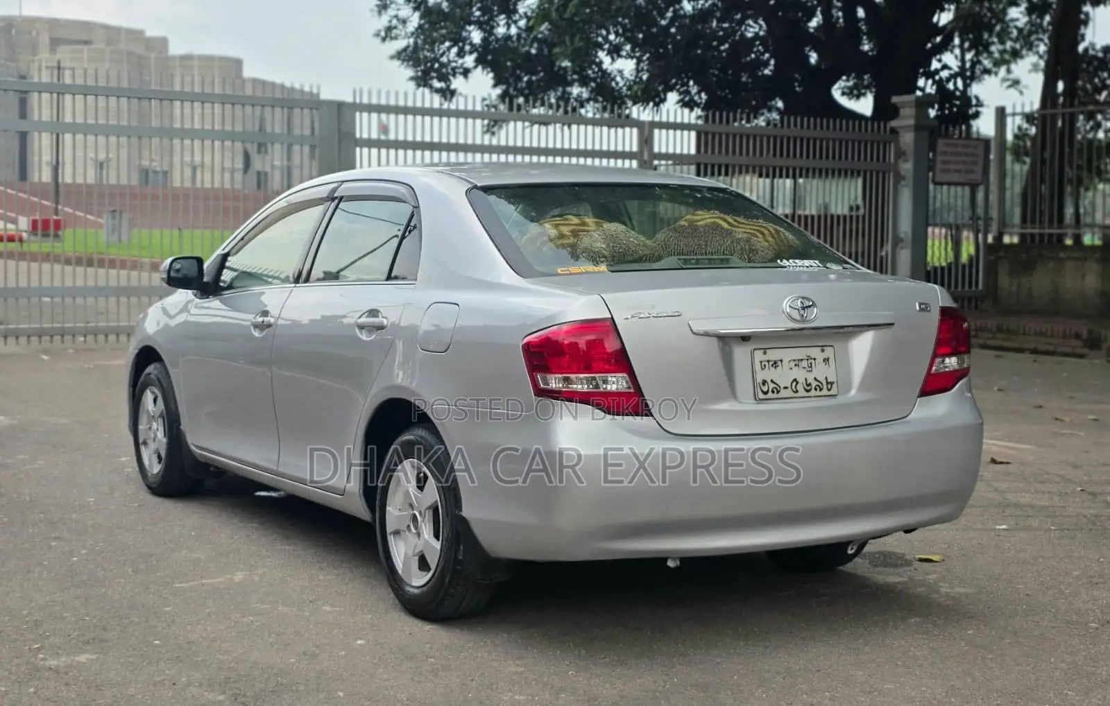 Toyota Axio 2010 Silver