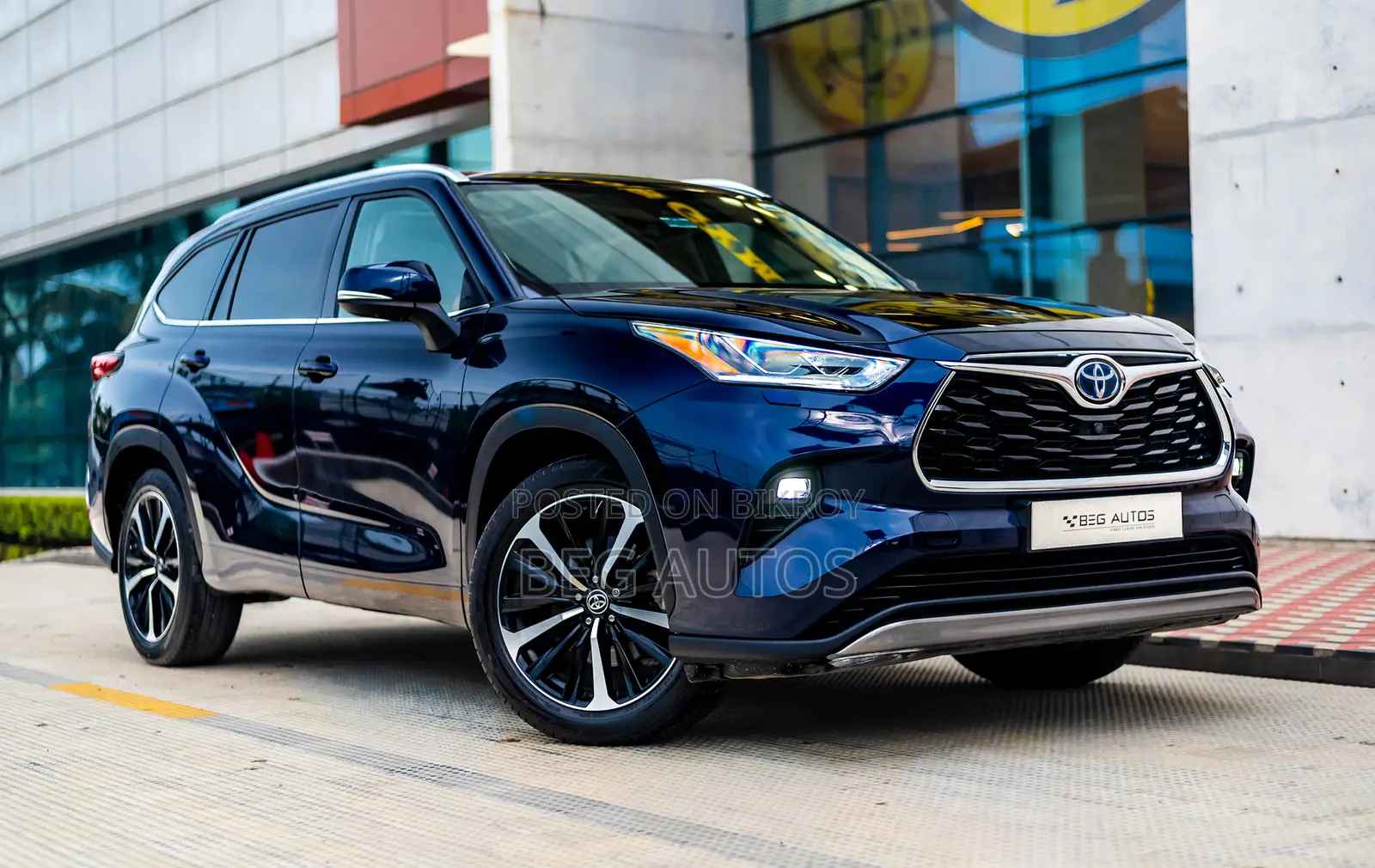 টয়োটা হাইল্যান্ডার ২০২২ ব্লু