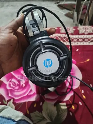 নয়েজ ক্যান্সেলেশন হেডফোন