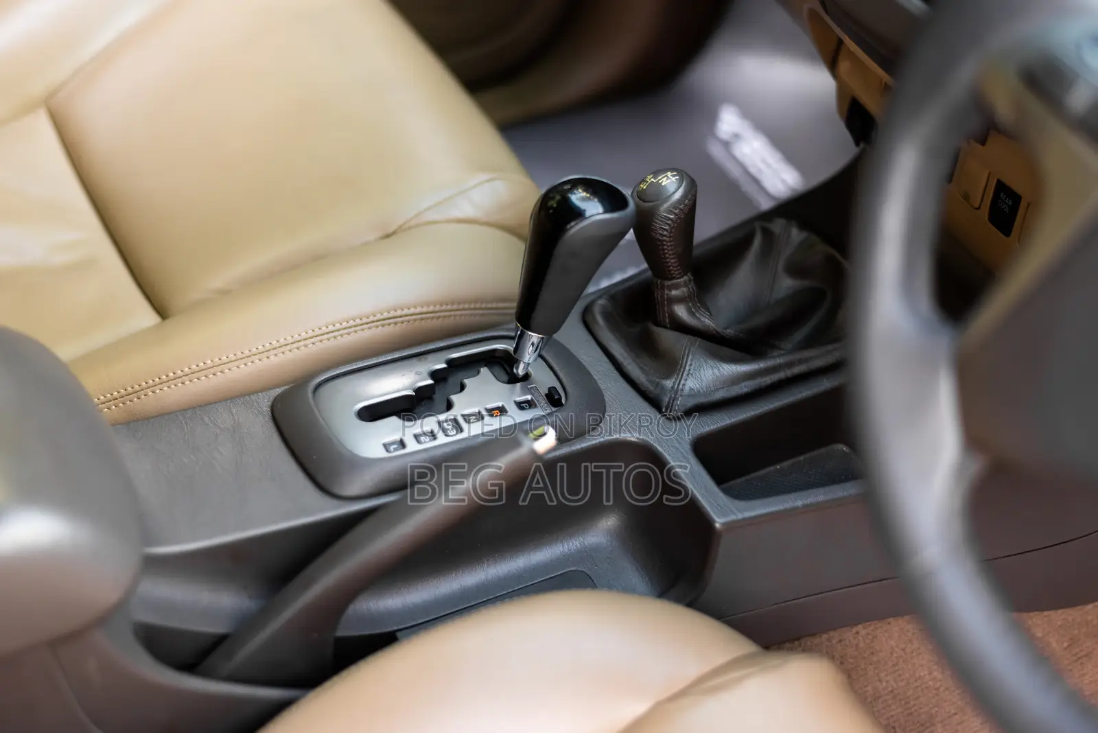 Toyota Fortuner 2.7 Four-Wheel Drive 2011 White
