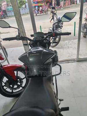 হিরো এক্সট্রিম ১২৫আর ২০২৬ ব্ল্যাক