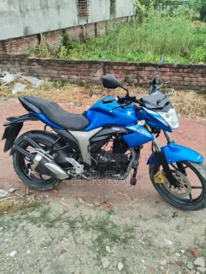 সুজুকি জিক্সার ২০২২ নীল