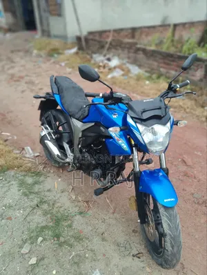 সুজুকি জিক্সার ২০২২ নীল