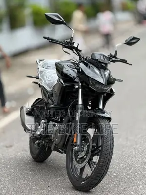 হিরো এক্সট্রিম ১২৫আর ২০২৬ কালো