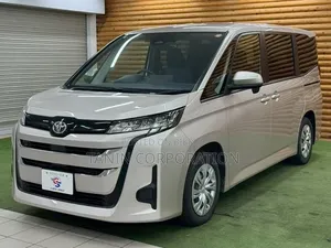 Toyota Noah 2022 ব্রাউন