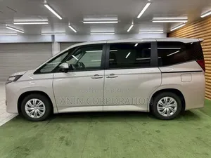 Toyota Noah 2022 ব্রাউন