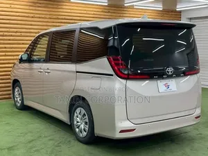 Toyota Noah 2022 ব্রাউন