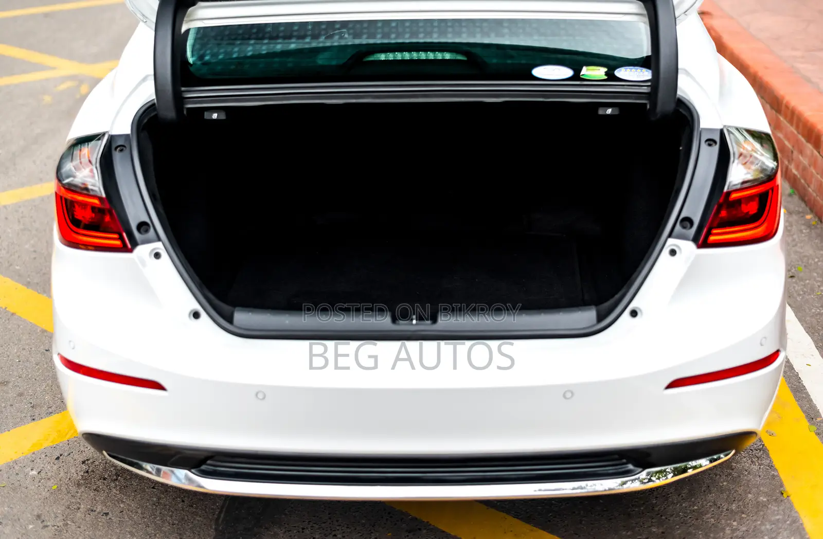 Honda Insight 2019 White