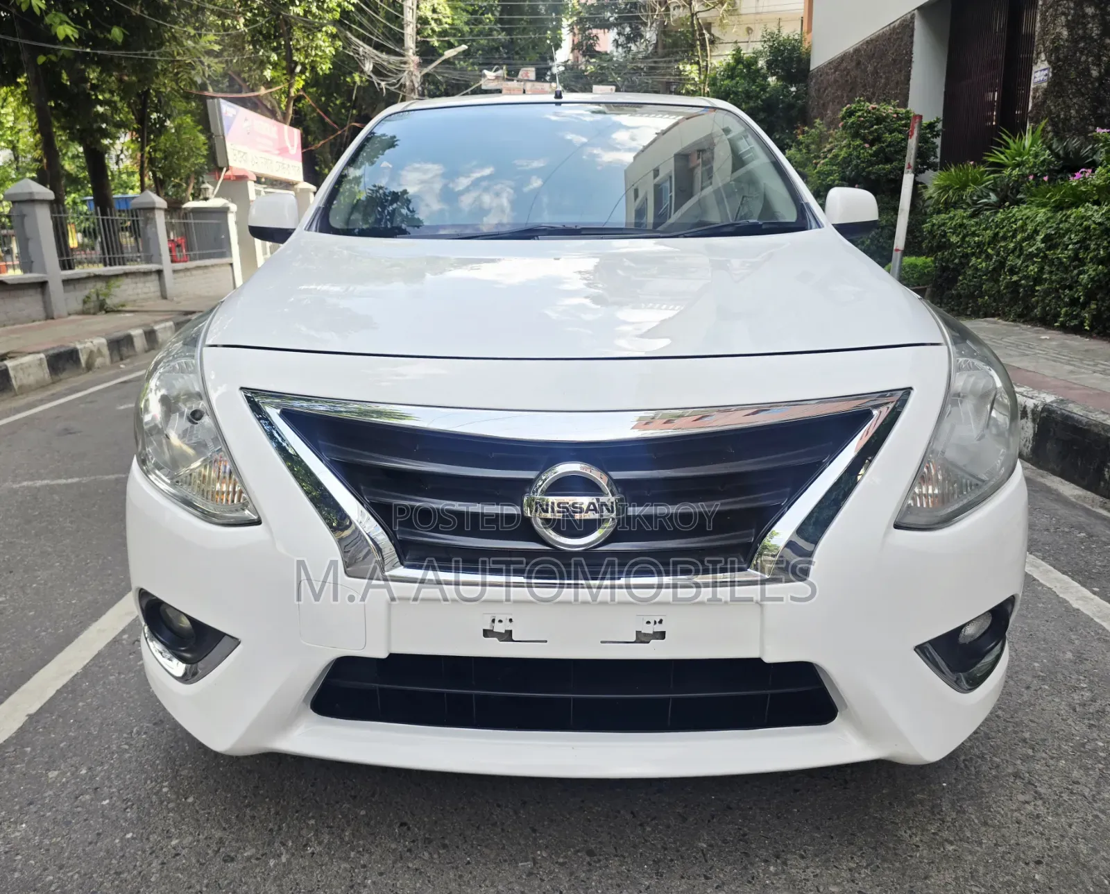 নিসান আলমেরা ২০১৫ হোয়াইট