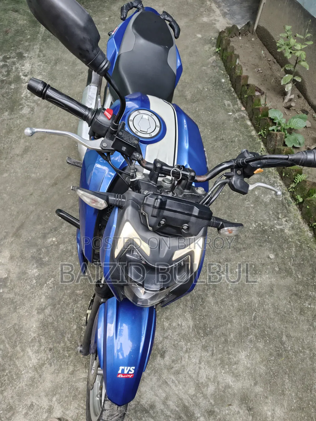 TVS Apache RTR 160 4V 2024 Blue