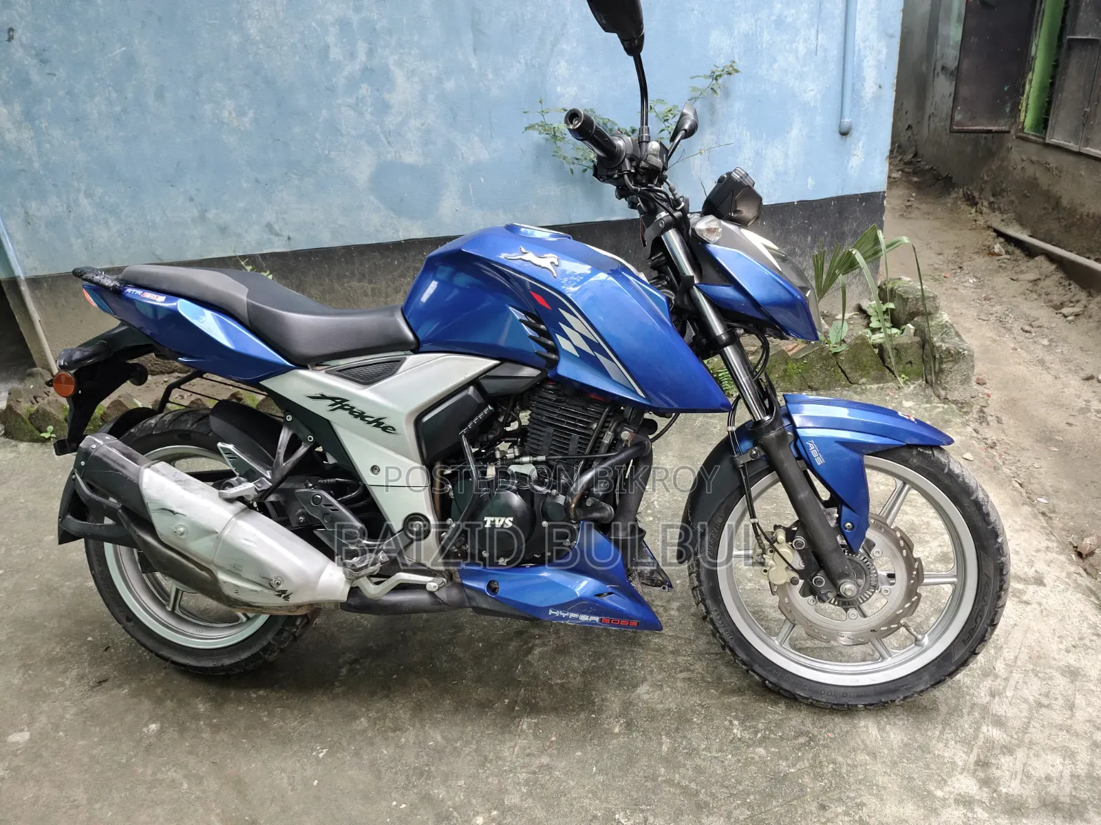 TVS Apache RTR 160 4V 2024 Blue