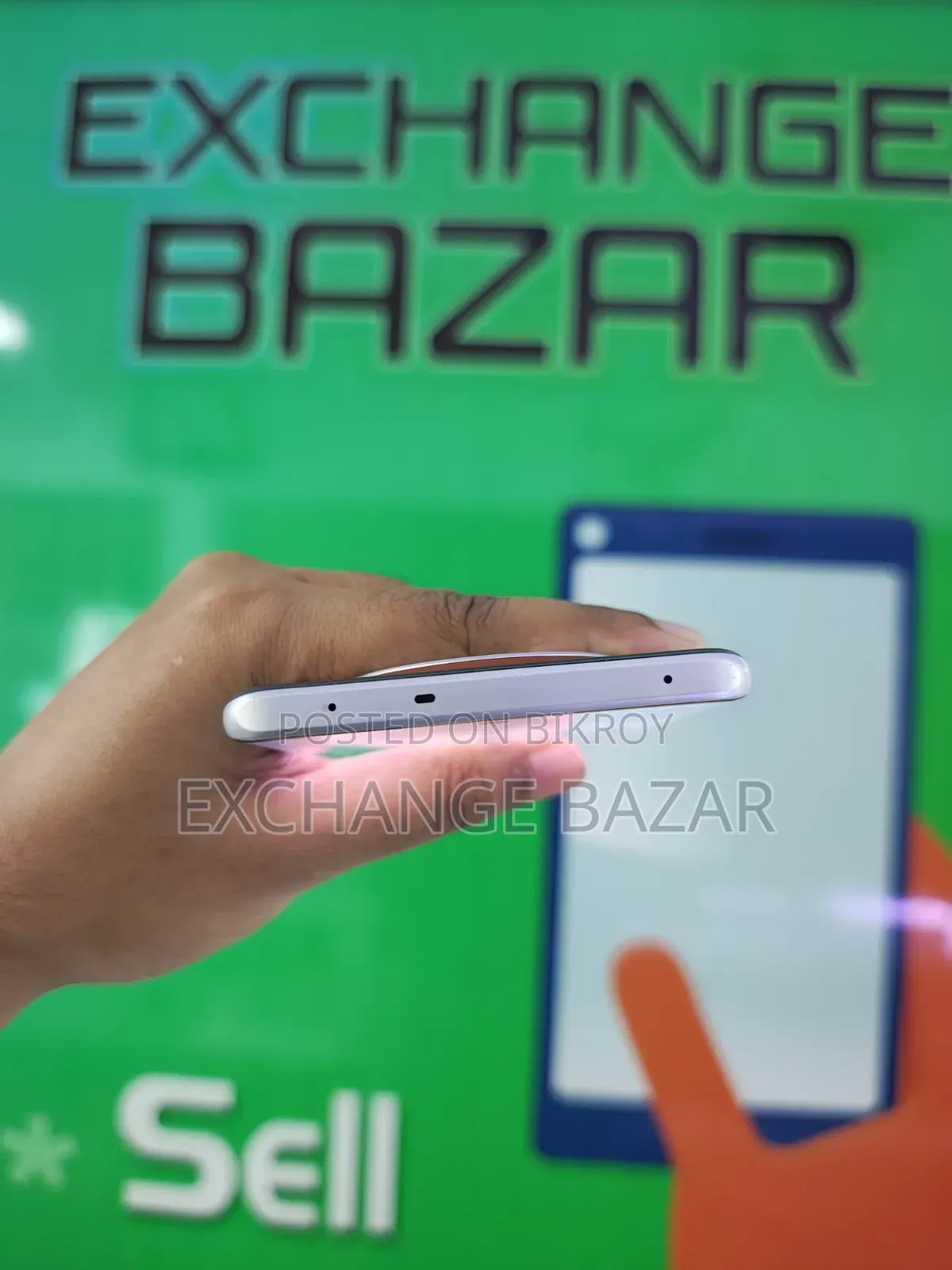 রিয়েলমি ১২৮ জিবি সিলভার