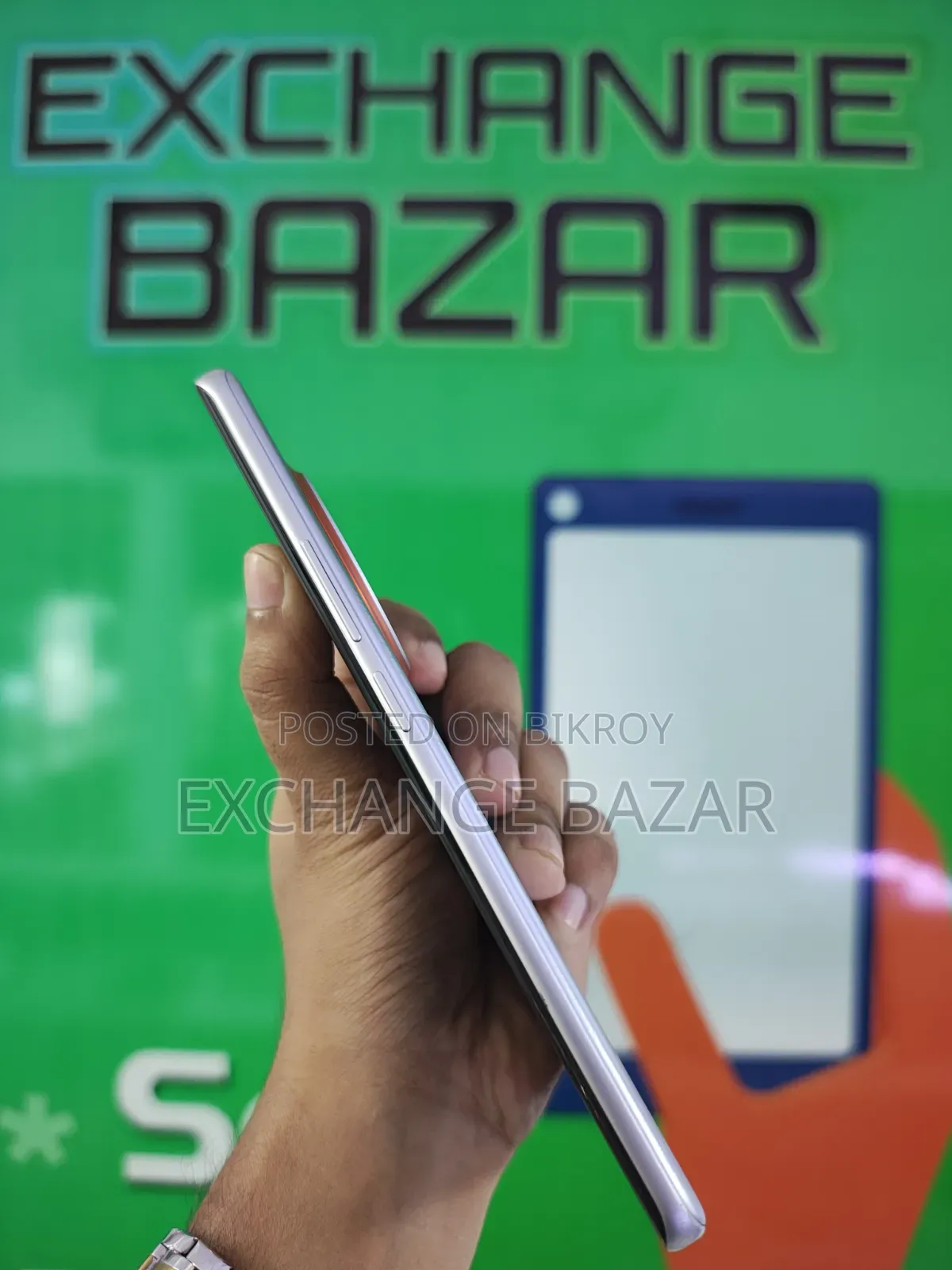 রিয়েলমি ১২৮ জিবি সিলভার