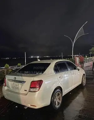 টয়োটা এক্সিও ২০১৪ সাদা