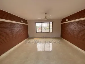 বনানীতে ২৪০০ বর্গফুটের অফিস ভাড়া