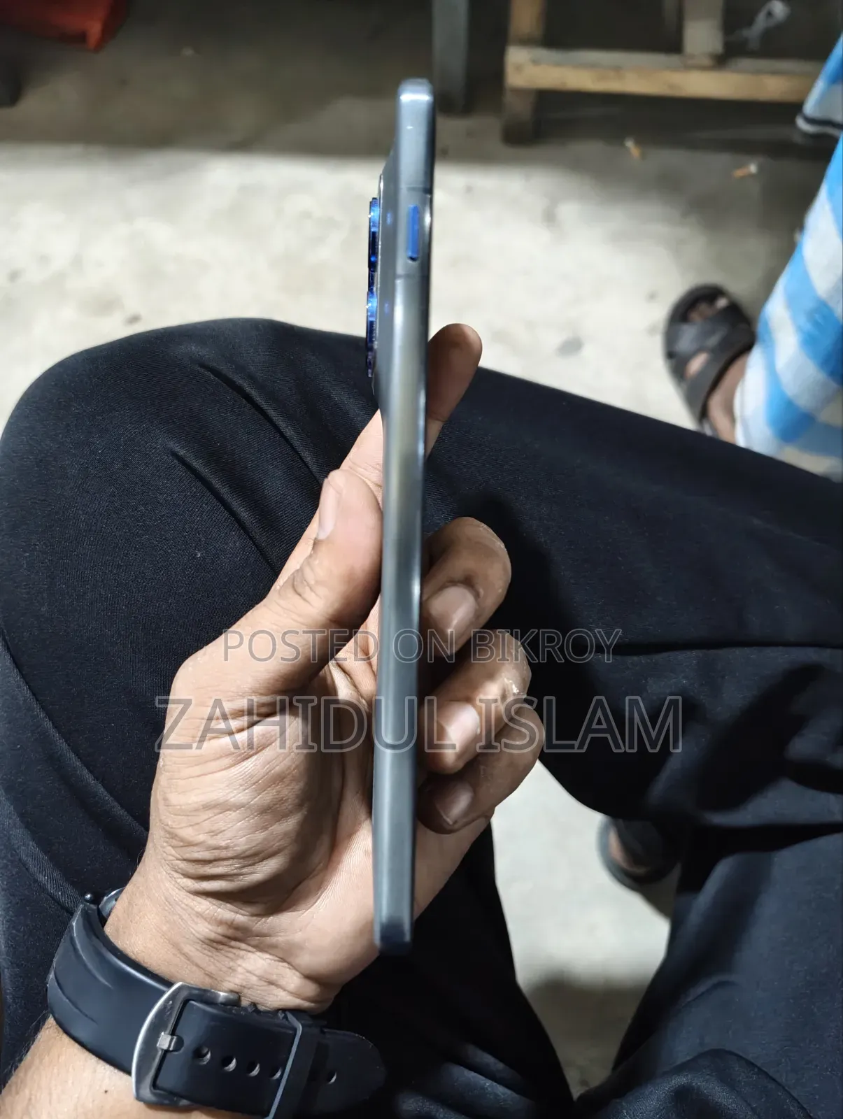 মোটোরোলা এজ ৭০ ৫জি ২৫৬ জিবি গ্রে