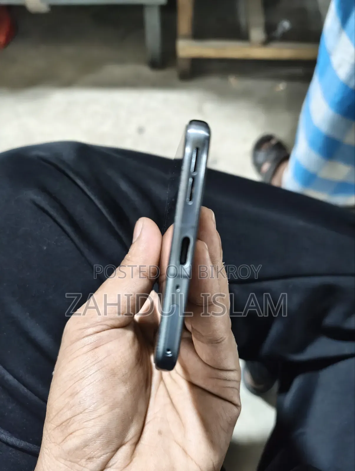 মোটোরোলা এজ ৭০ ৫জি ২৫৬ জিবি গ্রে