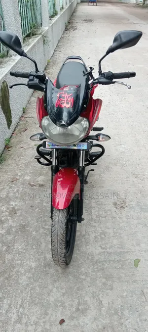 বাজাজ ডিসকভার ১২৫ ২০১৯ রেড