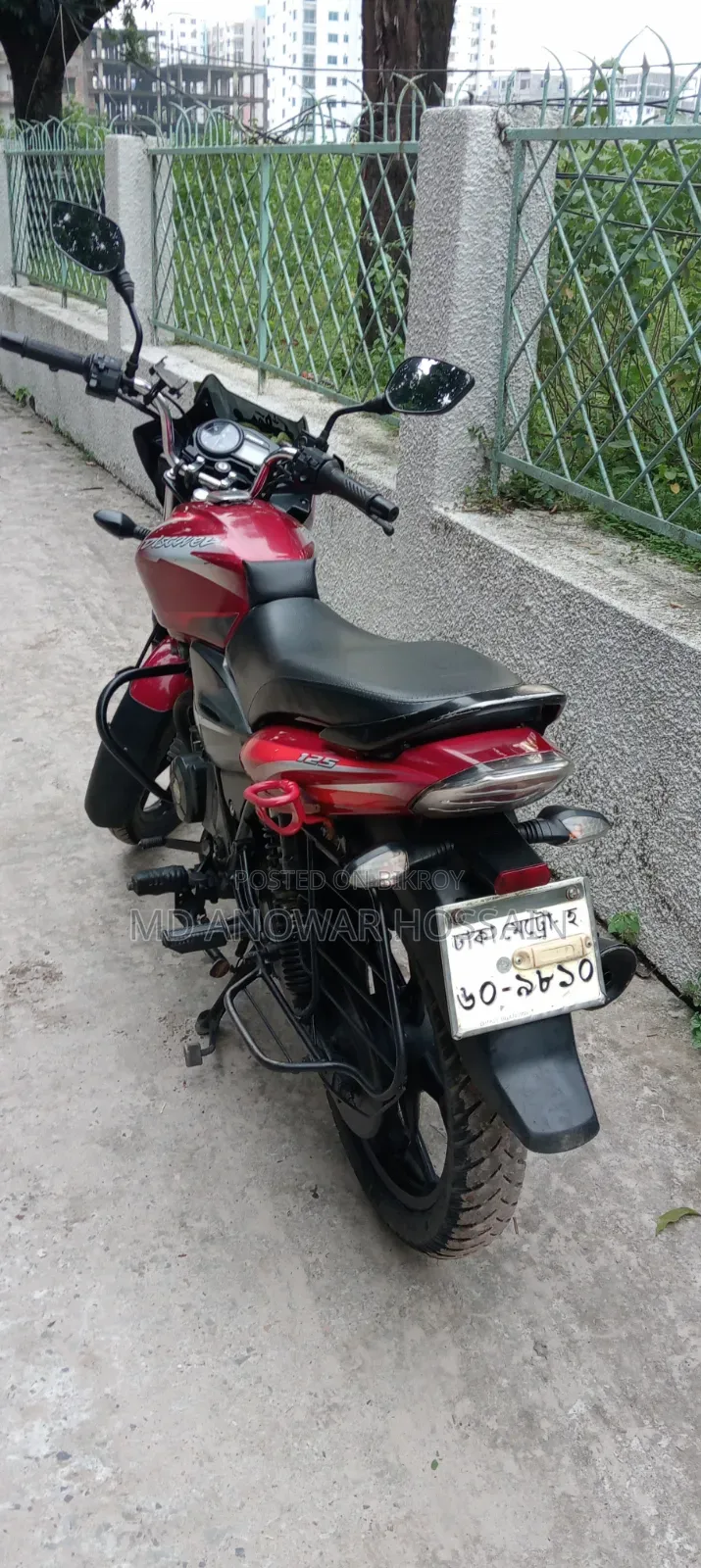 বাজাজ ডিসকভার ১২৫ ২০১৯ রেড