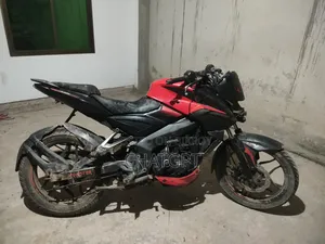 বাজাজ পালসার এনএস ১৬০ ২০১৮ রেড