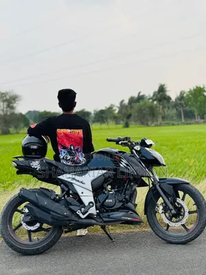 TVS Apache RTR 160 4V 2022 Black