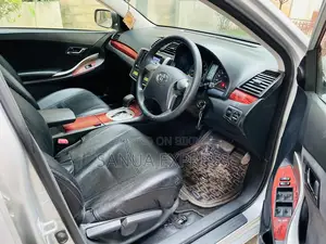 টয়োটা অ্যালিওন ২০১১ সিলভার