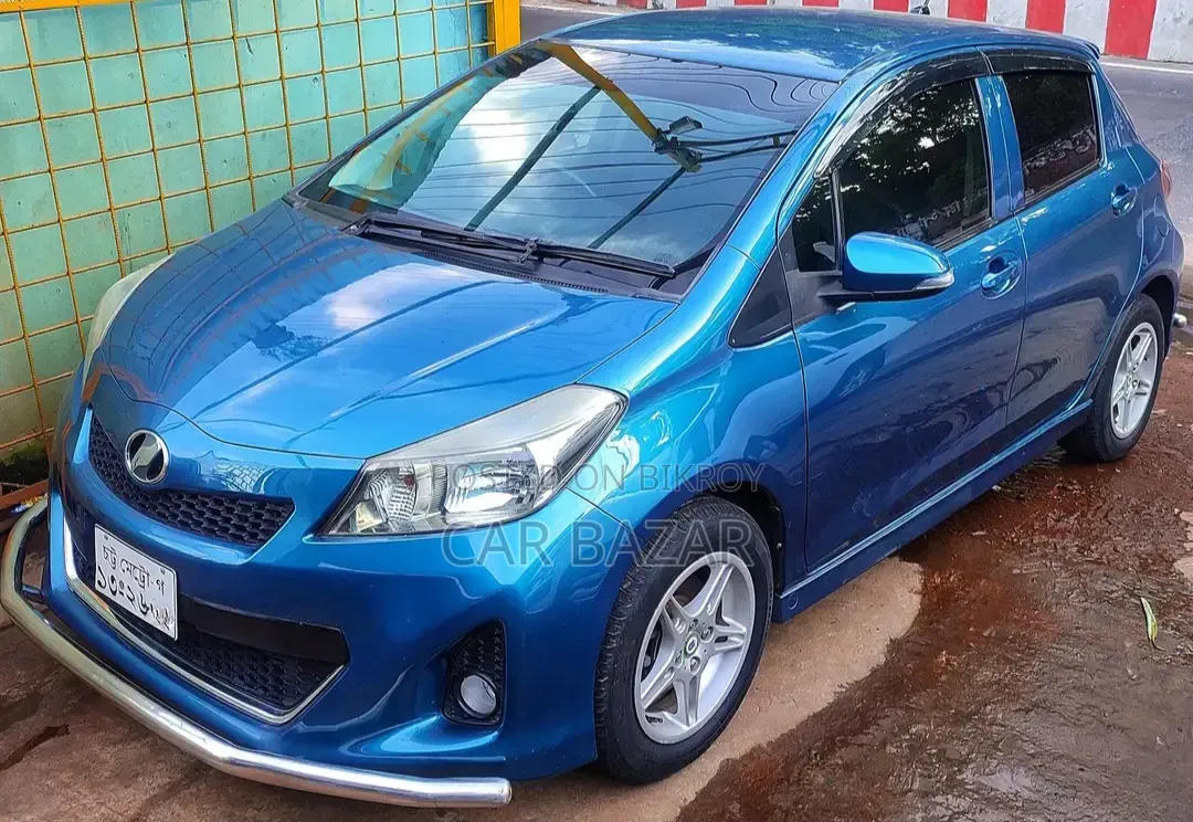 Toyota Vitz 1.5 Front Wheel Drive 5-door 2011 Green