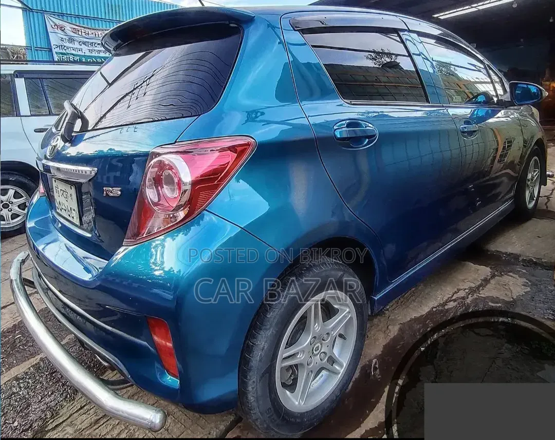 Toyota Vitz 1.5 Front Wheel Drive 5-door 2011 Green