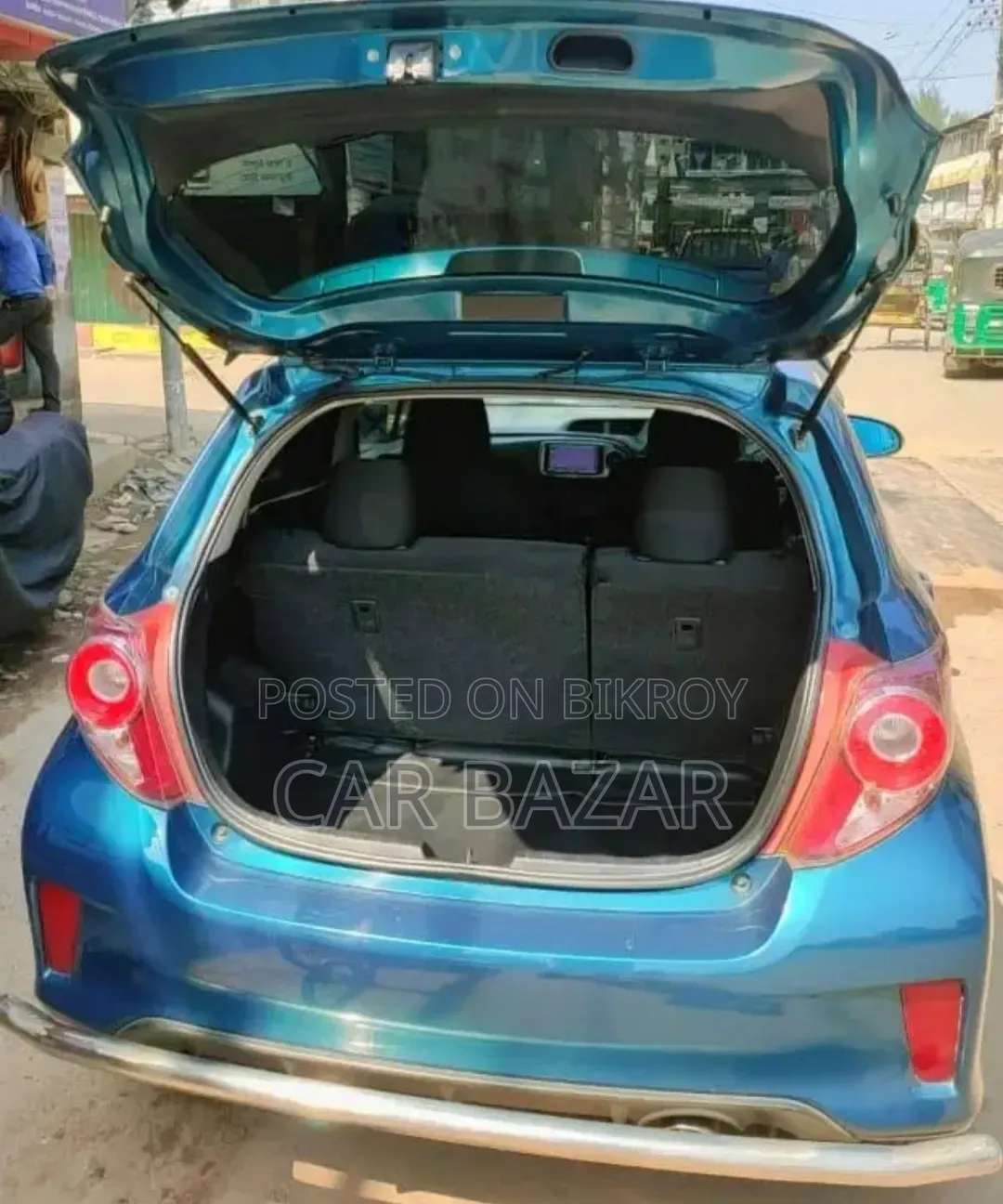 Toyota Vitz 1.5 Front Wheel Drive 5-door 2011 Green