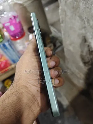 Vivo Y28 4GB RAM 128GB ROM Graphite