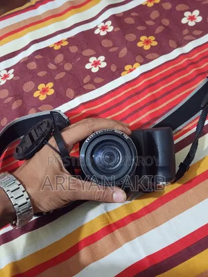 Fujifilm FinePix SL300 S-Series 30x Optical Zoom Camera