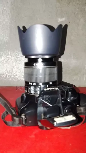 Canon 1100D - 18/55 Lens
