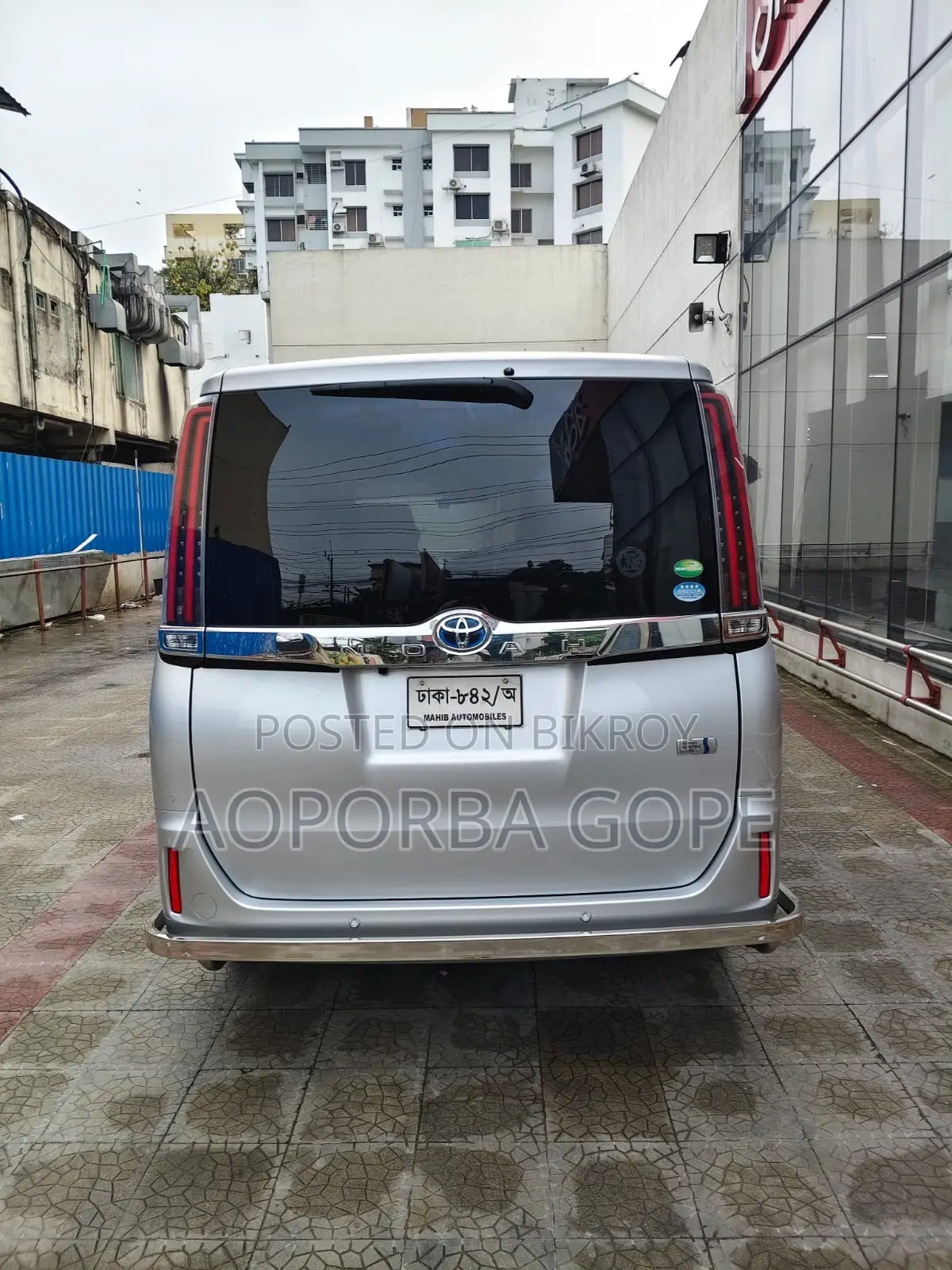 Toyota Noah 1.8 FWD Hybrid (7 seater) 2020 Silver