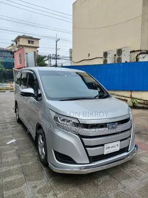 Toyota Noah 1.8 FWD Hybrid (7 seater) 2020 Silver
