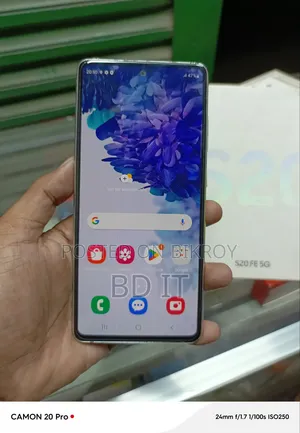 স্যামসাং গ্যালাক্সি এস২০ এফই ৫জি এসডি৮৬৫ ২৫৬ জিবি সাদা
