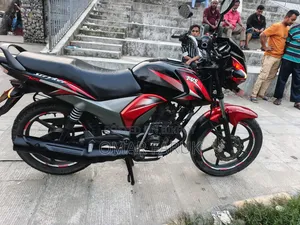 টিভিএস স্ট্রাইকার ১২৫ ২০১৮ লাল